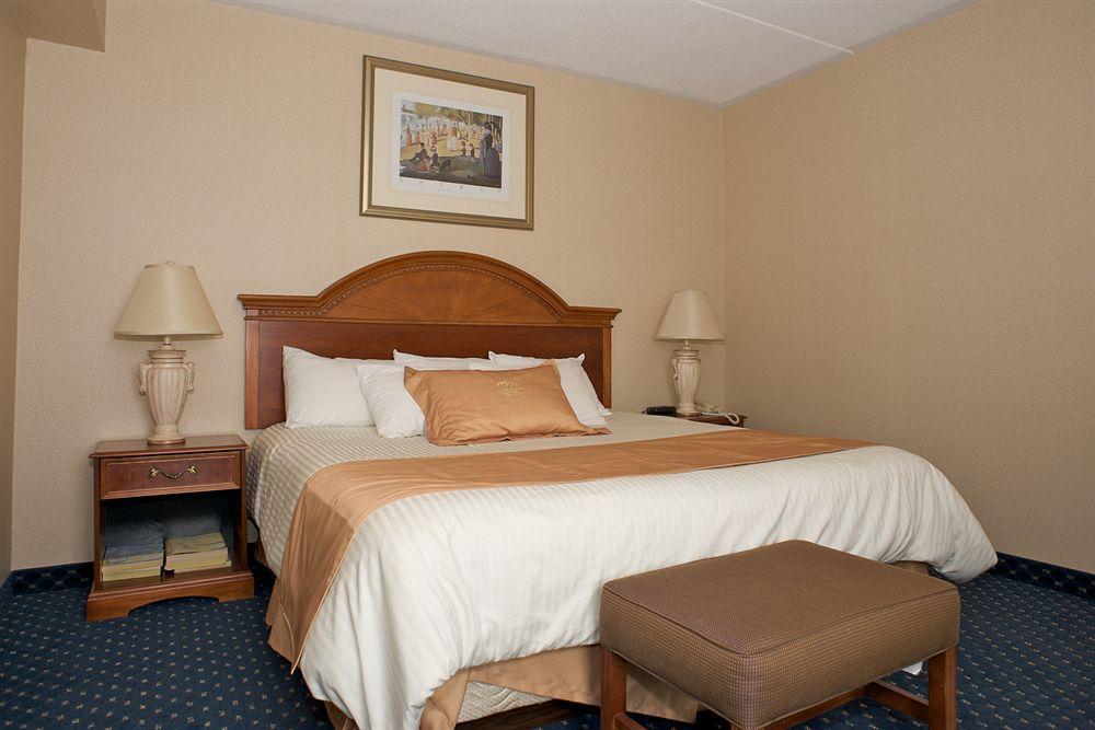 Monte Carlo Inn Toronto West Suites Мисисага Стая снимка