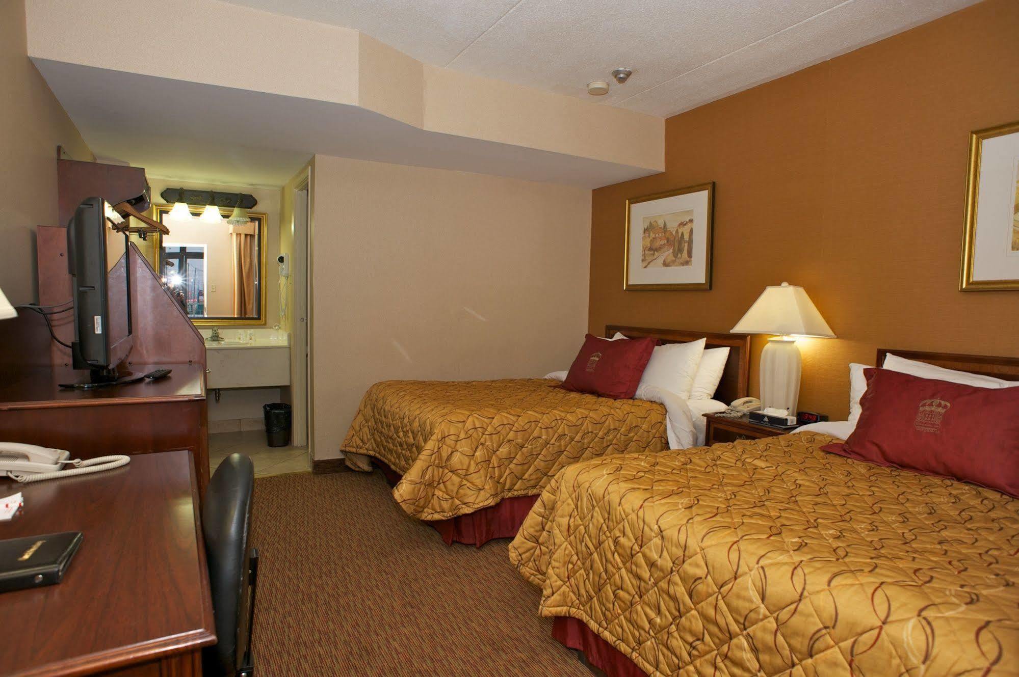 Monte Carlo Inn Toronto West Suites Мисисага Екстериор снимка